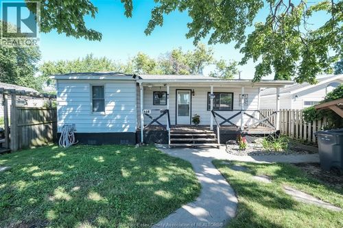 624 Charles St, Windsor, ON, N8X3G5 | Card Image