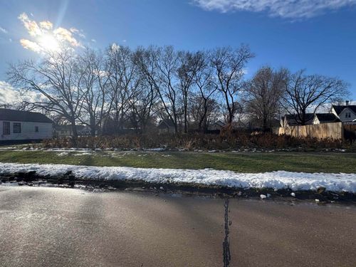 422 8th St, Rock Island, IL, 61201-8315 | Card Image