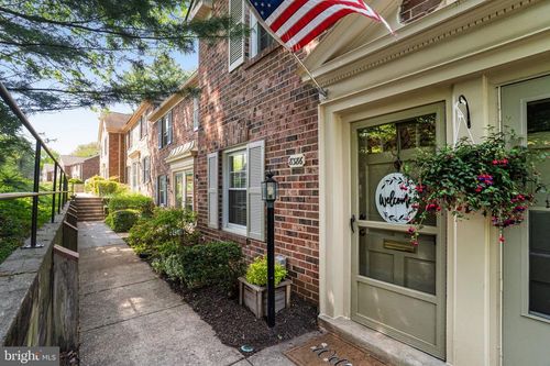 550-8386 Forrester Blvd, SPRINGFIELD, VA, 22152-1735 | Card Image
