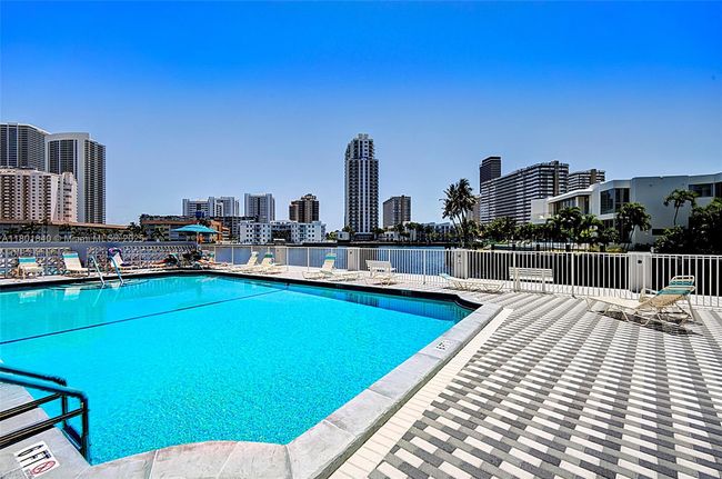 APT-305 - 137 Golden Isles Dr, Condo with 2 bedrooms, 2 bathrooms and null parking in Hallandale Beach FL | Image 23
