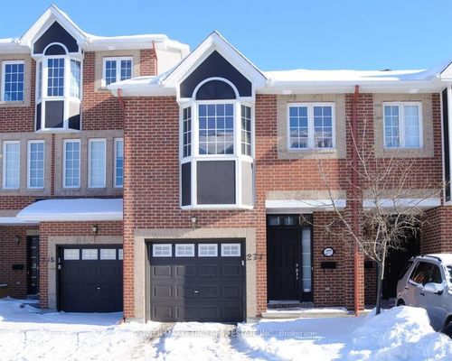 {{alt}} | Card Image