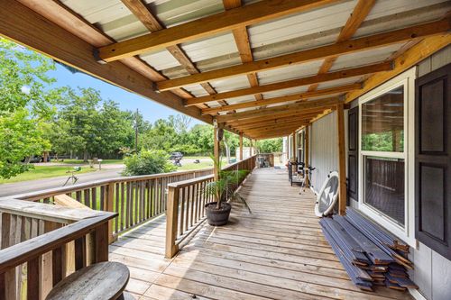 130 Foster St, Baytown, TX, 77520-1723 | Card Image