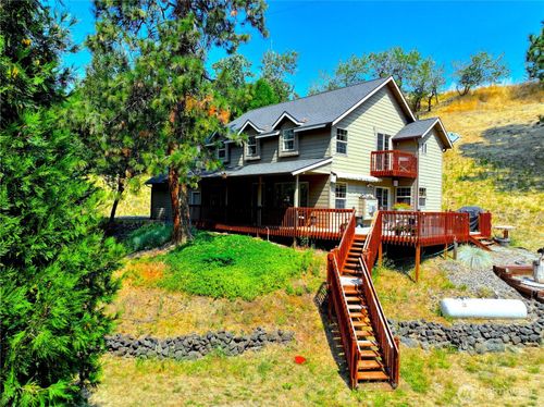 18 Blue Creek Rd, Walla Walla, WA, 99362-8594 | Card Image