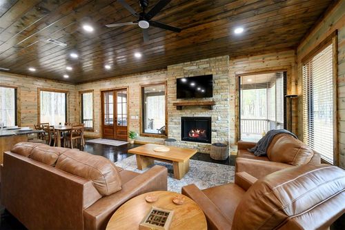 105 Green Mallard Trail, Broken Bow, OK, 74728 | Card Image