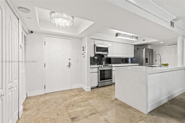 1904 - 5757 Collins Ave, Condo with 2 bedrooms, 2 bathrooms and null parking in Miami Beach FL | Image 14