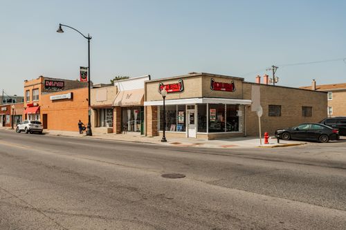 6830 Cermak Rd, Berwyn, IL, 60402-2240 | Card Image