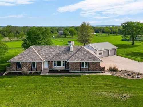 31004 W 271st St, Paola, KS, 66071-4115 | Card Image