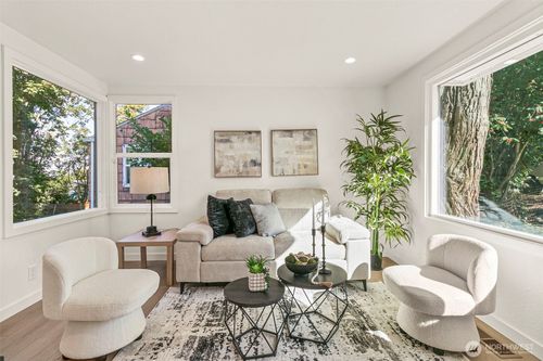 12077 75th Ave S, Seattle, WA, 98178-3716 | Card Image