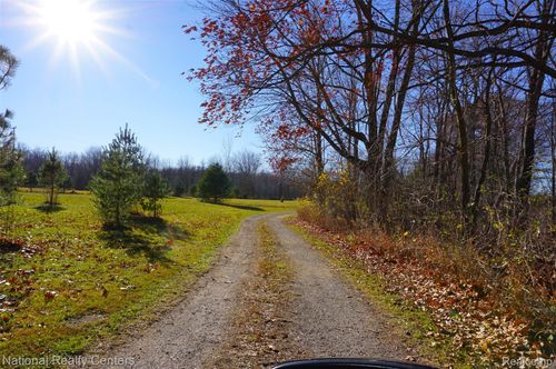 1495 Briggsville Rd, Fowlerville, MI, 48836-8230 | Card Image