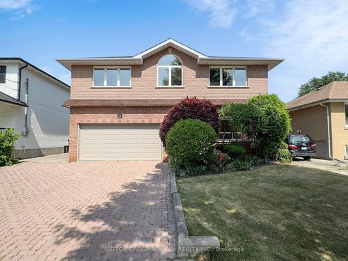 15 Gorman Park, North York, ON, M3H3K3 | Card Image