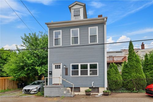 3936 Clement Way, Pittsburgh, PA, 15224-1460 | Card Image