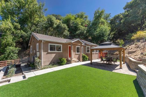 22304 Regnart Rd, Cupertino, CA, 95014 | Card Image