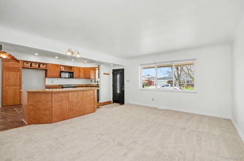 30612 Dover Ave, Warren, MI, 48088-3169 | Card Image