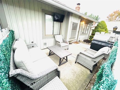 915 Kirkwall Dr, Copley, OH, 44321-1724 | Card Image