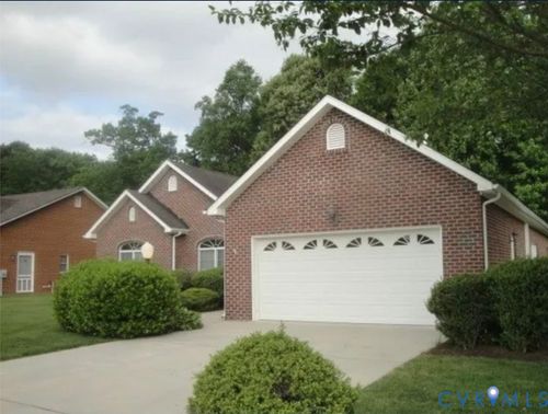 515 Cobblestone Dr, Hopewell, VA, 23860-4150 | Card Image