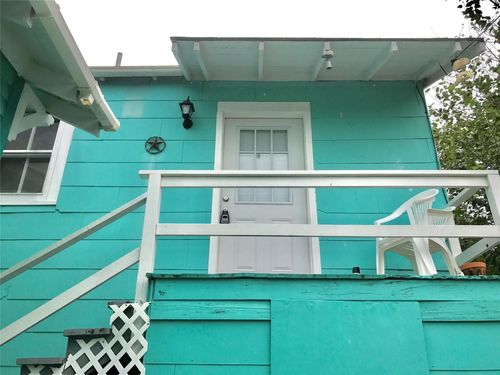 4025 Avenue R, Galveston, TX, 77550-7418 | Card Image