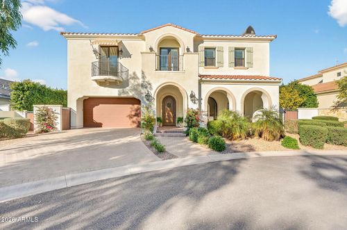 3906 E Crittenden Ln, Phoenix, AZ, 85018-3660 | Card Image