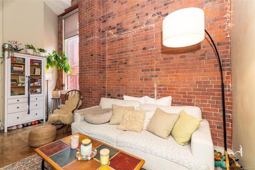 212-524 Yates St, Victoria, BC, V8W1K8 | Card Image