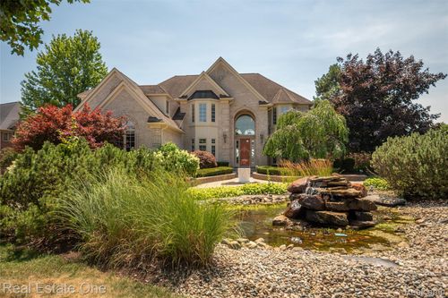 18218 Clairmont Cir E, Northville, MI, 48168-8532 | Card Image