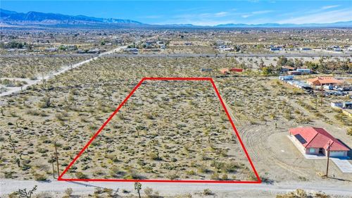 11786 Buckwheat Rd, Phelan, CA, 92371 | Card Image