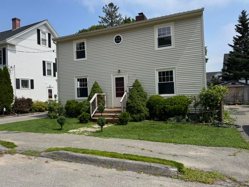 76 Vernon St, Bangor, ME, 04401-5950 | Card Image
