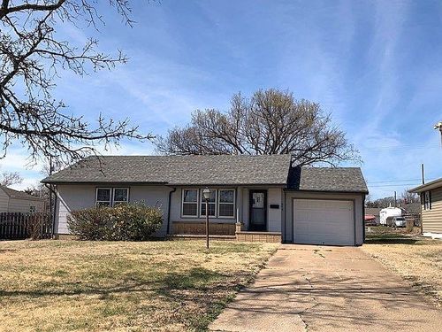 214 S 1st Ave, Minneapolis, KS, 67467-2812 | Card Image