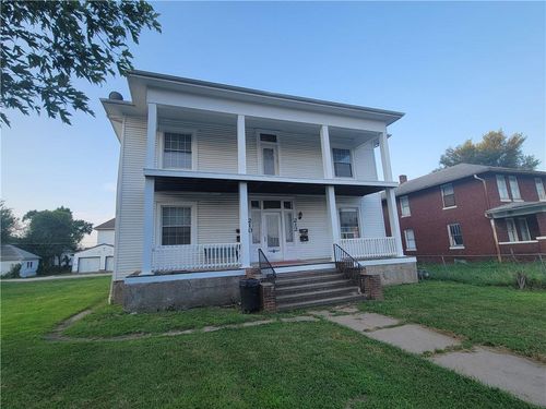 210 Illinois Ave, Saint Joseph, MO, 64504-1523 | Card Image
