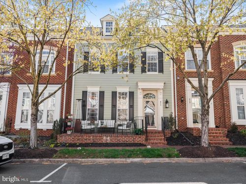 811 Monument Ave, WOODBRIDGE, VA, 22191-5407 | Card Image