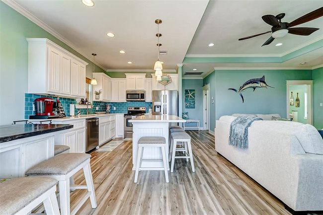 978 Seadrift Dr, House other with 3 bedrooms, 2 bathrooms and null parking in Crystal Beach TX | Image 13