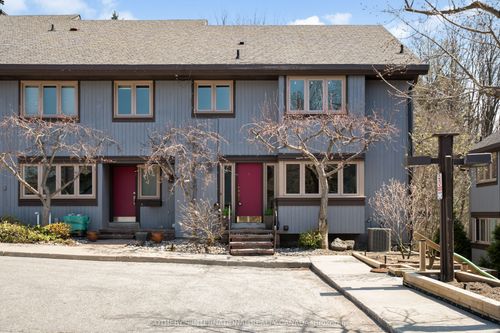 33 Rainbow Creek Way, North York, ON, M2K2T9 | Card Image