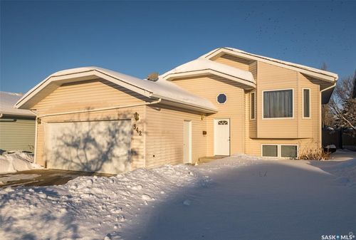 342 Bernard Bay, Prince Albert, SK, S6V7K6 | Card Image