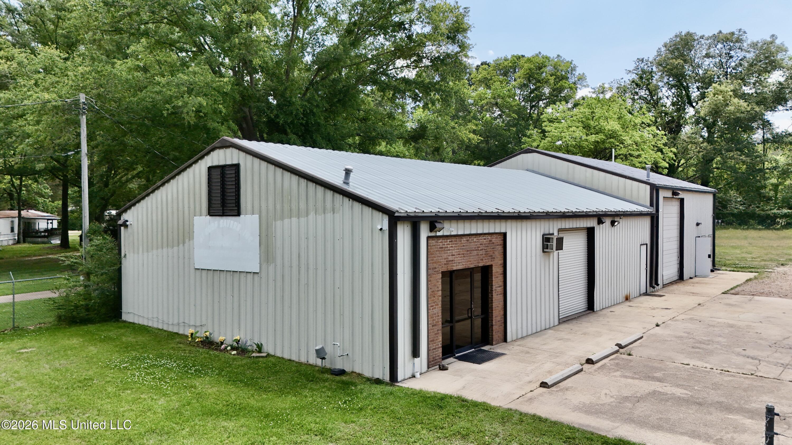 8071 N Mcraven Rd, Clinton, MS 39056