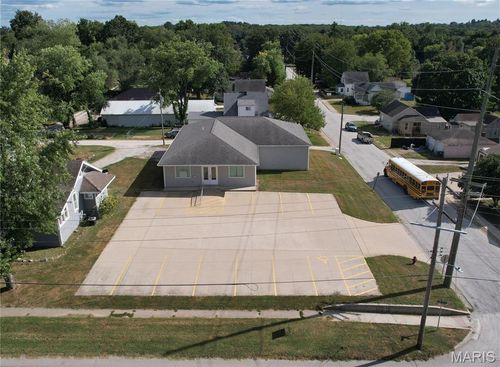 1110 School St, Hillsboro, IL, 62049-1932 | Card Image