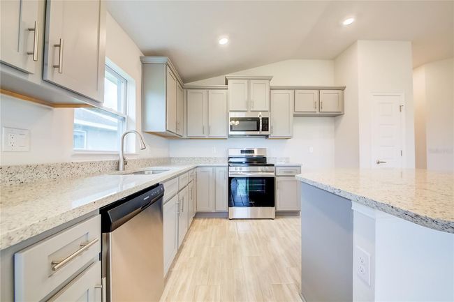 7018 162 Nd Pl E, House other with 3 bedrooms, 2 bathrooms and null parking in PARRISH FL | Image 14