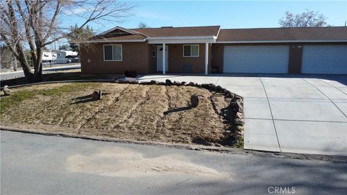 a-55215 Airlane Dr, Yucca Valley, CA, 92284-2411 | Card Image