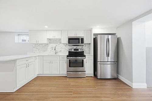 185 Suffolk Ave, Revere, MA, 02151-3830 | Card Image