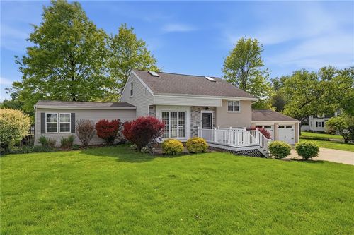 2026 Oriole Dr, Aliquippa, PA, 15001-4218 | Card Image
