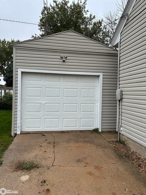 108 9th Ave Se, Belmond, IA, 50421-1718 | Card Image