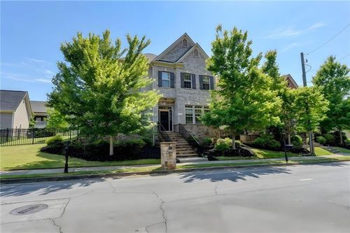 2081 Lee Rd Se, Smyrna, GA, 30080-5811 | Card Image