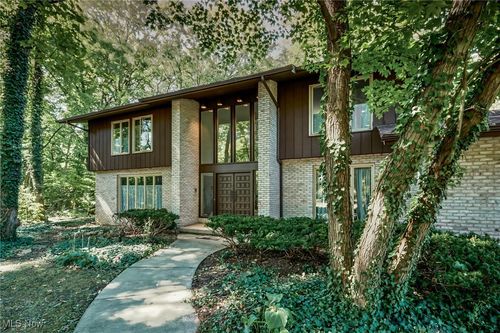 1345 Stonington Dr, Youngstown, OH, 44505-1657 | Card Image