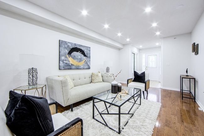 359 Bussel Cres, House attached with 3 bedrooms, 3 bathrooms and 1 parking in Milton ON | Image 10