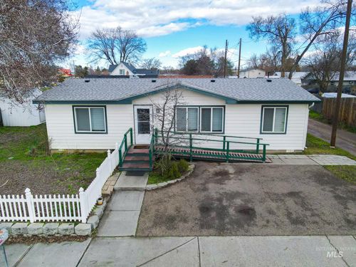 347 Nw 7th Ave, Ontario, OR, 97914-1744 | Card Image