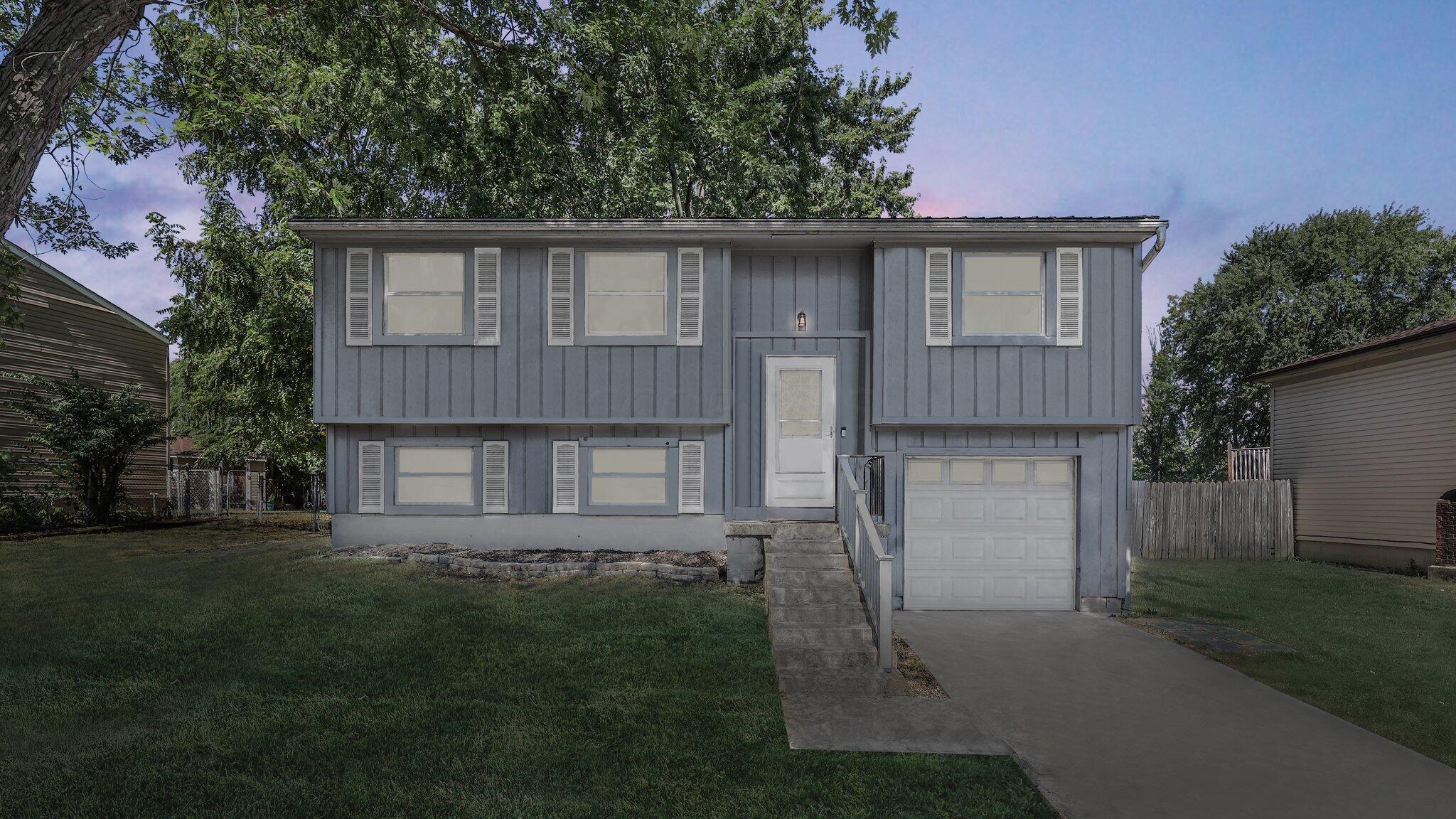 Warfield Dr, Grove City, OH 43123