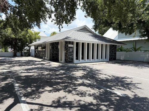 1033 7th Ave N, ST PETERSBURG, FL, 33705-1305 | Card Image