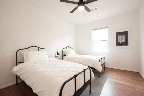 2006 Chesapeake St, Baytown, TX, 77520-4311 | Card Image