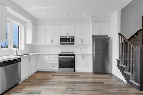 39-61 Soho St, Stoney Creek, ON, L8J0M6 | Card Image