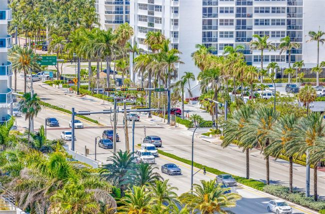 10B - 1985 S Ocean Dr, Condo with 1 bedrooms, 2 bathrooms and null parking in Hallandale Beach FL | Image 32