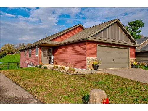 870 Brentwood Cir, River Falls, WI, 54022-5827 | Card Image
