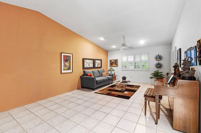 476 Lynbrook Ct, Condo with 2 bedrooms, 2 bathrooms and null parking in Royal Palm Beach FL | Image 11