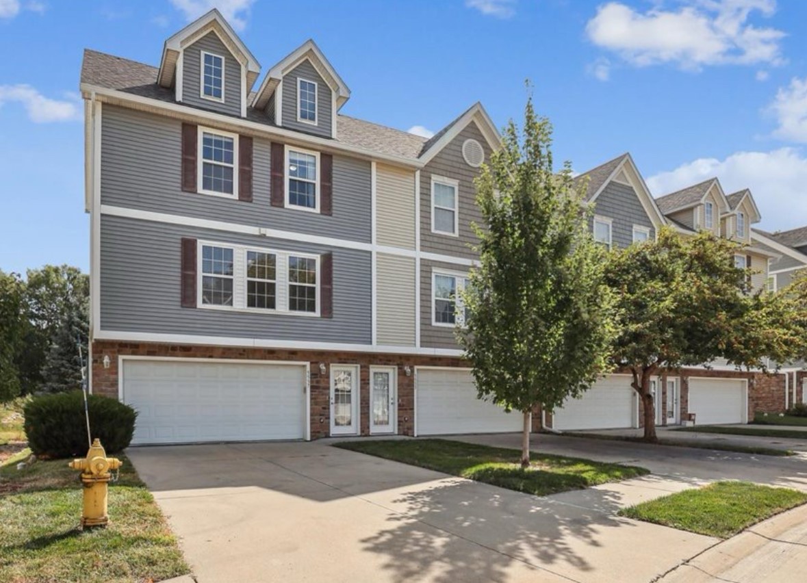 Jordan Ct, Johnston, IA 50131